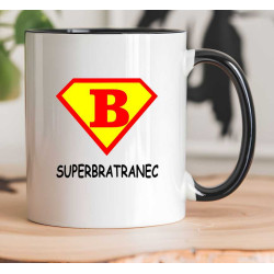 Hrníček Super Bratranec ve stylu supermana.