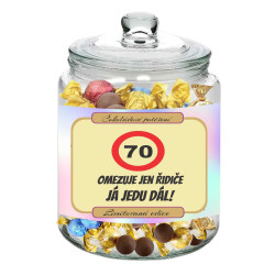Bonbony - 70 let omezuje jen řidiče já jedu dál