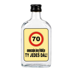 Placatka - 70 omezuje jen řidiče ty jedeš dál