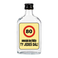 Placatka - 80 omezuje jen řidiče ty jedeš dál