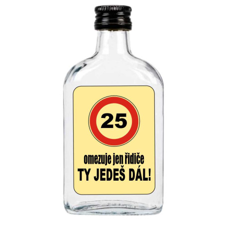 Placatka - 25 omezuje jen řidiče ty jedeš dál